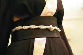 «Томбо»-хостес-кимоно-с-аппликацией