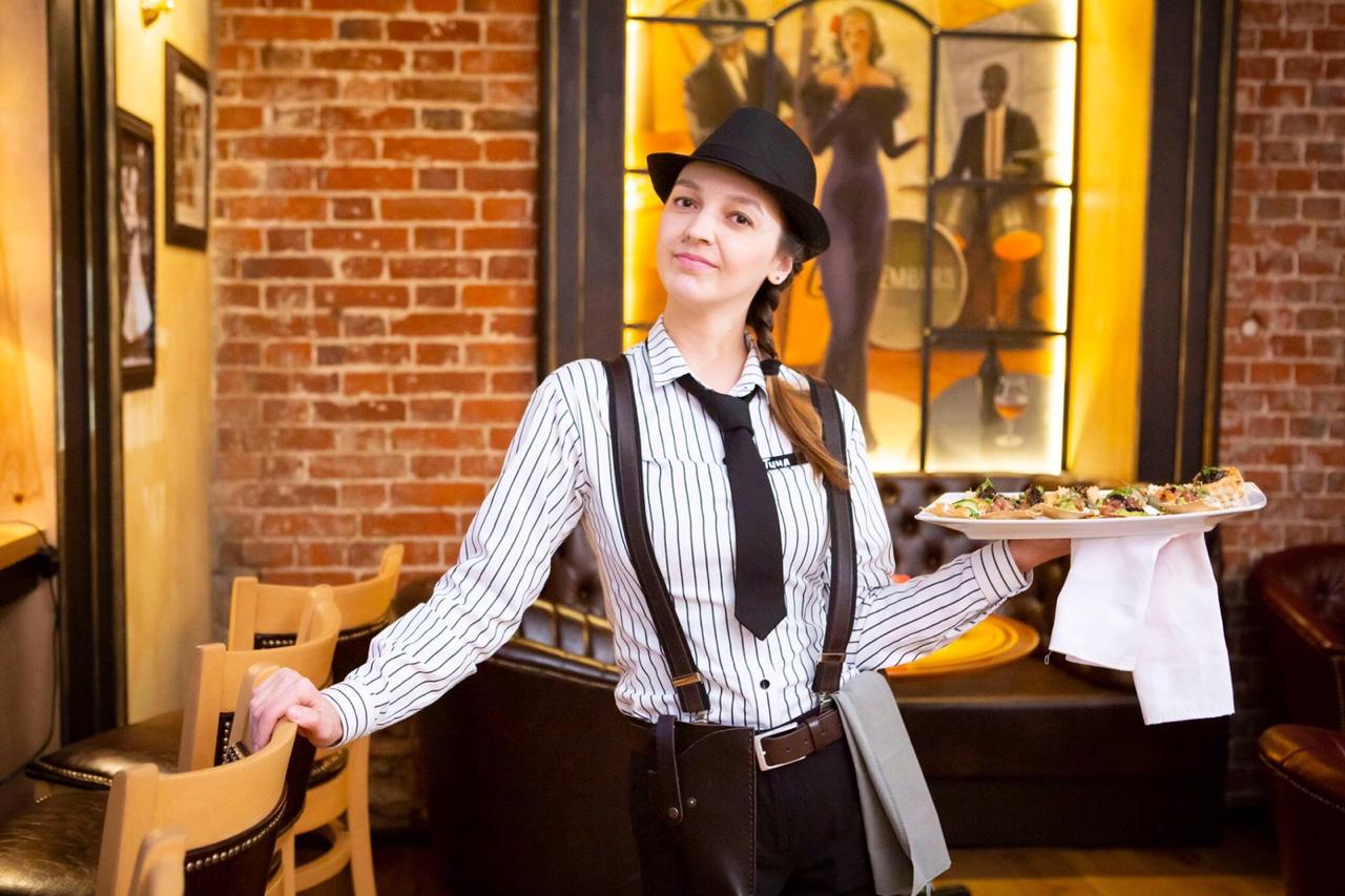 Форма для официантов ресторанов в Москве - купить одежду (униформу) для официантов от «НИКОЛ+»